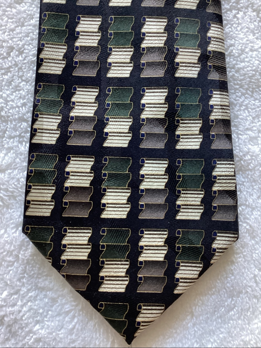 Men's Geometric Silk Tie in Black, Green and Cream